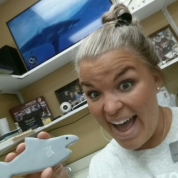 Meet your Posher, Jennifer - Picture 1 of 1